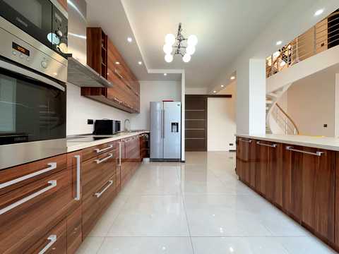 квартира за адресою Регенераторна вул., 4 к4