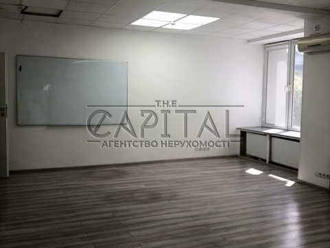 комерційна за адресою Болсуновська вул. (Сергія Струтинського), 8