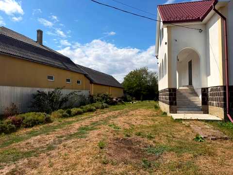 будинок за адресою с. Шишлівці, Центральна