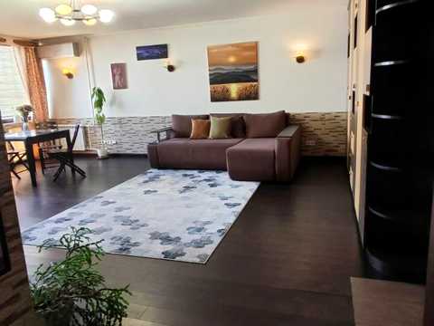 квартира за адресою Дніпровська набережна вул., 3