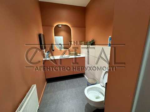 комерційна за адресою Паньківська вул., 14