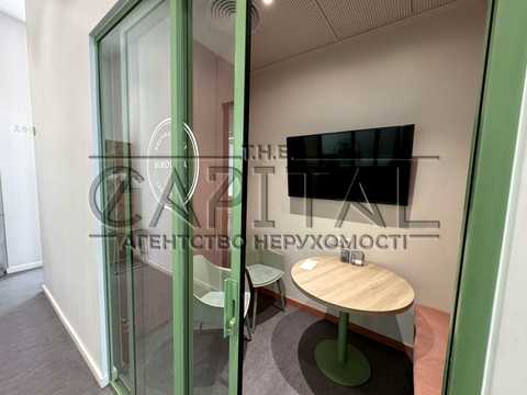 комерційна за адресою Паньківська вул., 14