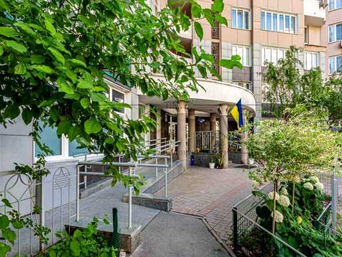 комерційна за адресою Київ, Срібнокільська вул., 1