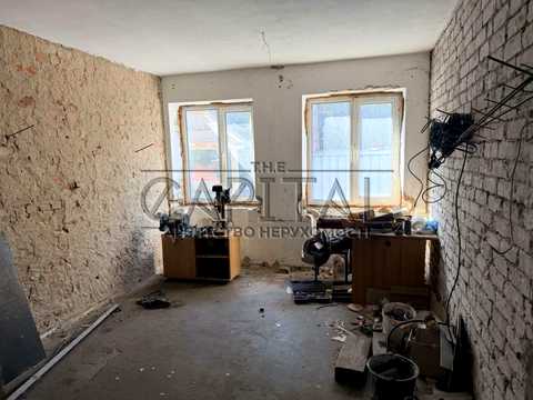 комерційна за адресою Привокзальна вул., 42
