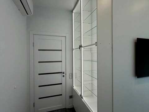 комерційна за адресою Гетьманська вул., 5