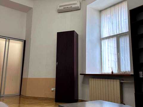 квартира за адресою Богдана Хмельницького вул., 36