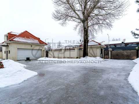 будинок за адресою смт. Козин, Лугова вул., 34
