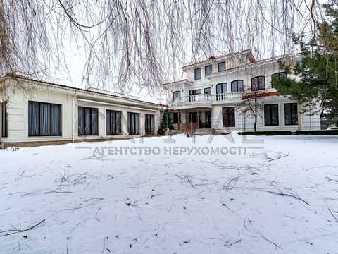 будинок за адресою смт. Козин, Лугова вул., 34