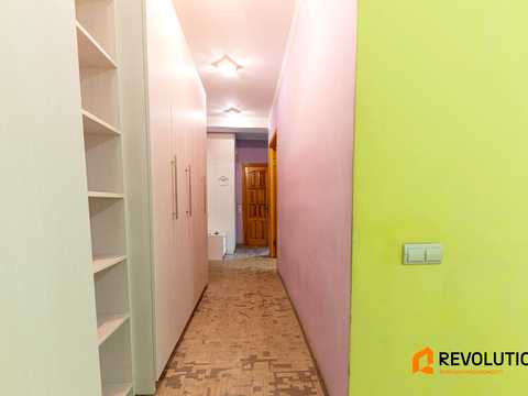 квартира за адресою Академіка Булаховського вул., 28-Б