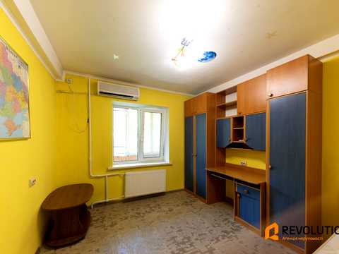квартира за адресою Академіка Булаховського вул., 28-Б