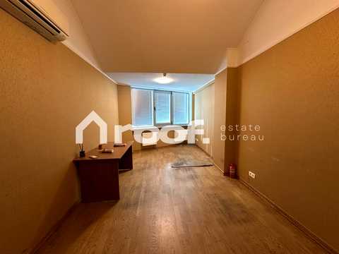 комерційна за адресою Антоновича вул. (Горького), 157