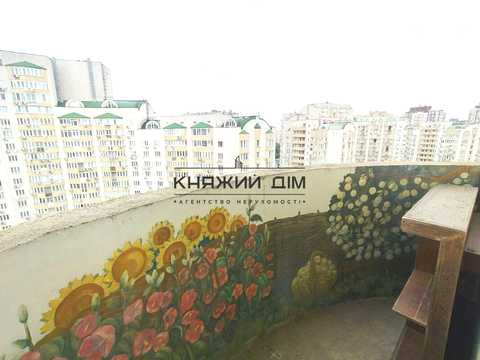 квартира за адресою Анни Ахматової вул., 48