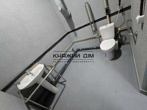 квартира за адресою Анни Ахматової вул., 48