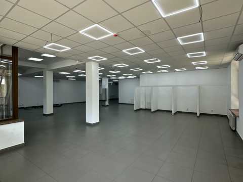 коммерческая по адресу Главная ул., 243