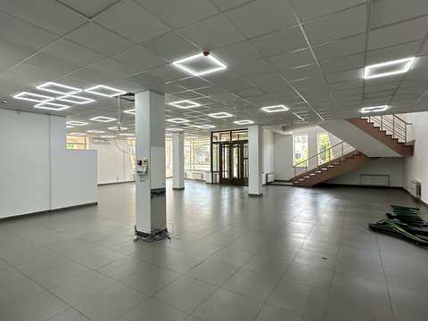 коммерческая по адресу Главная ул., 243