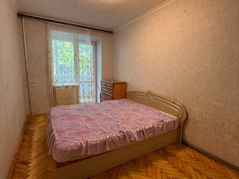 квартира за адресою Захисників України вул., 5