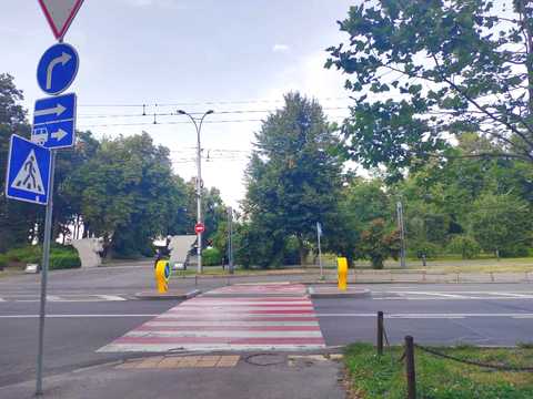 комерційна за адресою Івана Мазепи вул. (Січневого Повстання), 8