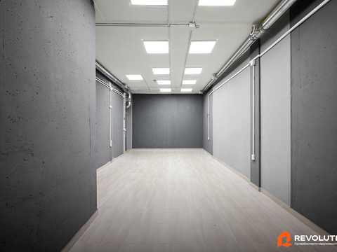 комерційна за адресою Анни Ахматової вул., 22