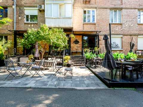 комерційна за адресою Джона Маккейна вул. (Івана Кудрі), 23/35