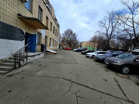 комерційна за адресою Полкова вул., 72