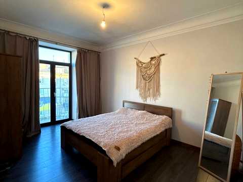 квартира за адресою Центральна вул., 1