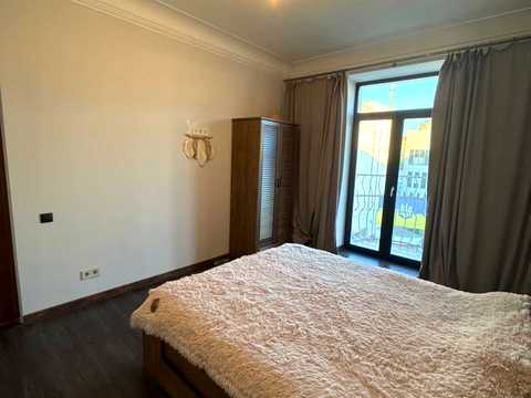 квартира за адресою Центральна вул., 1