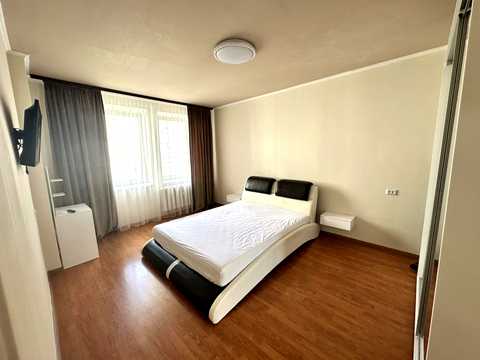 квартира за адресою Миколи Бажана просп., 16