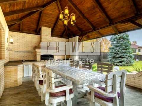 будинок за адресою Травнева вул.
