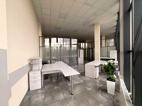 комерційна за адресою Миколи Бажана просп., 17-А