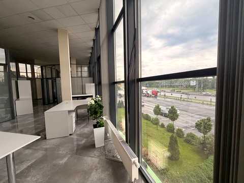 комерційна за адресою Миколи Бажана просп., 17-А