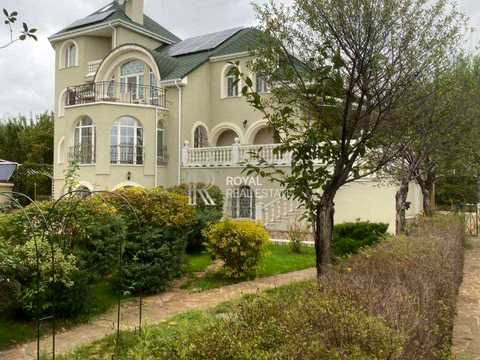 будинок за адресою Набережна