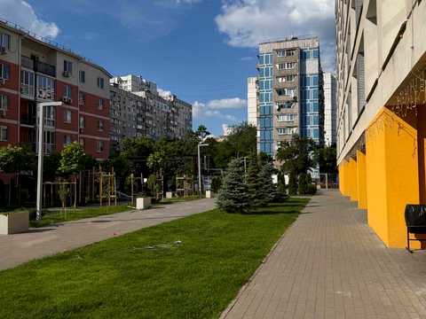 комерційна за адресою Гетьманська вул., 5