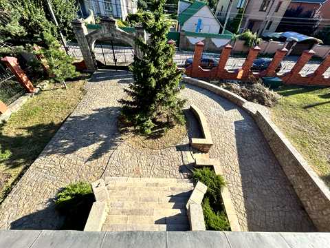 дом по адресу Будівельників, 38