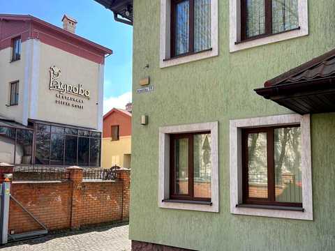 будинок за адресою Братів Дужих вул. (Володимира Комарова)