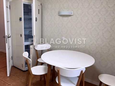 комната по адресу Николая Ушакова ул., 14-А