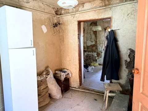 дом по адресу Евгения Коновальца ул. (Інтернаціональна)