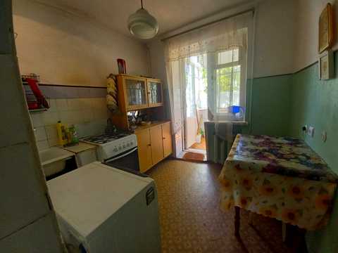 квартира за адресою Михайла Комарова вул., 10