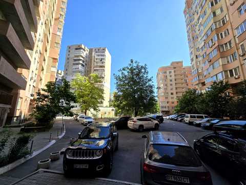 квартира за адресою Небесної Сотні просп. (Маршала Жукова), 3А/4