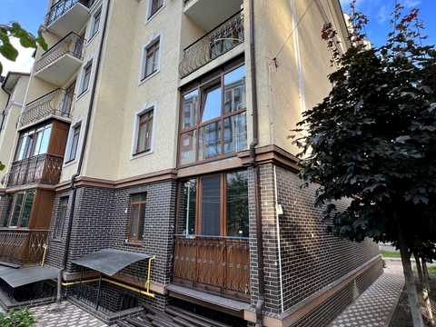 комерційна за адресою Західна вул., 2