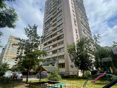 квартира за адресою Лариси Руденко вул., 21