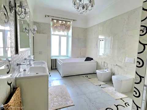 квартира за адресою Академіка Богомольця вул., 5