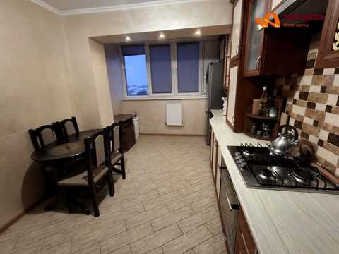 квартира за адресою Крайна вул., 1-В