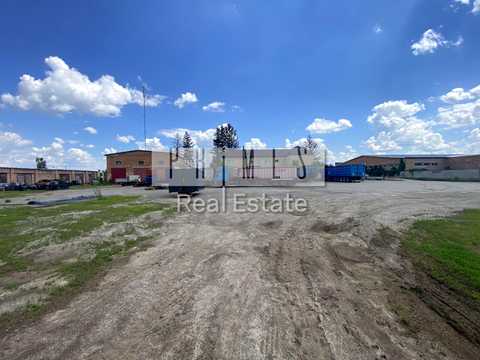 комерційна за адресою Центральна, 1