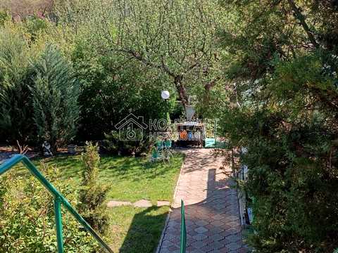 будинок за адресою смт. Коротич, ярковий провулок, 66