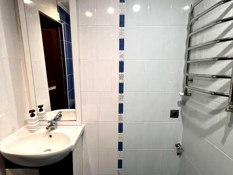квартира за адресою Рівне, Богоявленська вул. (Черняка), 2