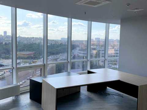комерційна за адресою Степана Бандери просп. (Московський), 9