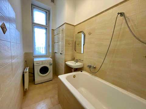 квартира за адресою Пекарська вул., 1-Ц