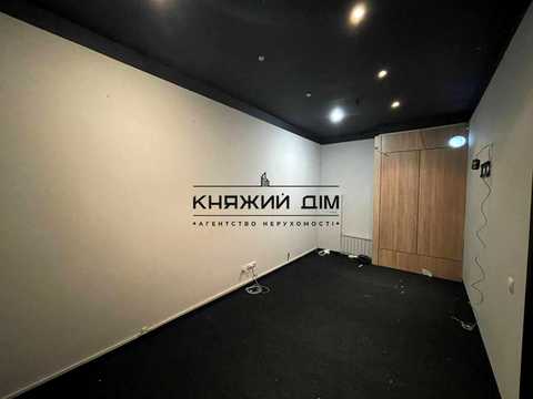 коммерческая по адресу Соломии Крушельницкой ул., 7