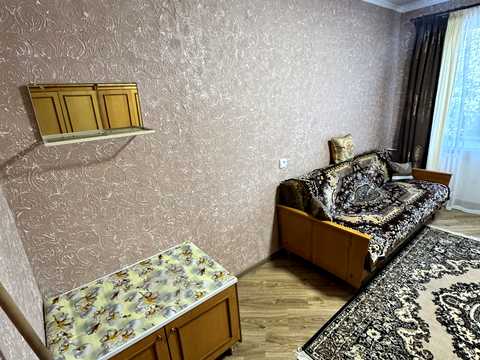 комната по адресу Злуки просп., 21