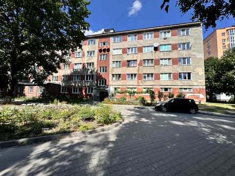 комната по адресу Злуки просп., 21